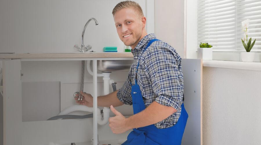 Expert burst pipe repair services in Gueydan, LA